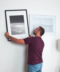 Artwork Hanging Service per Artwork